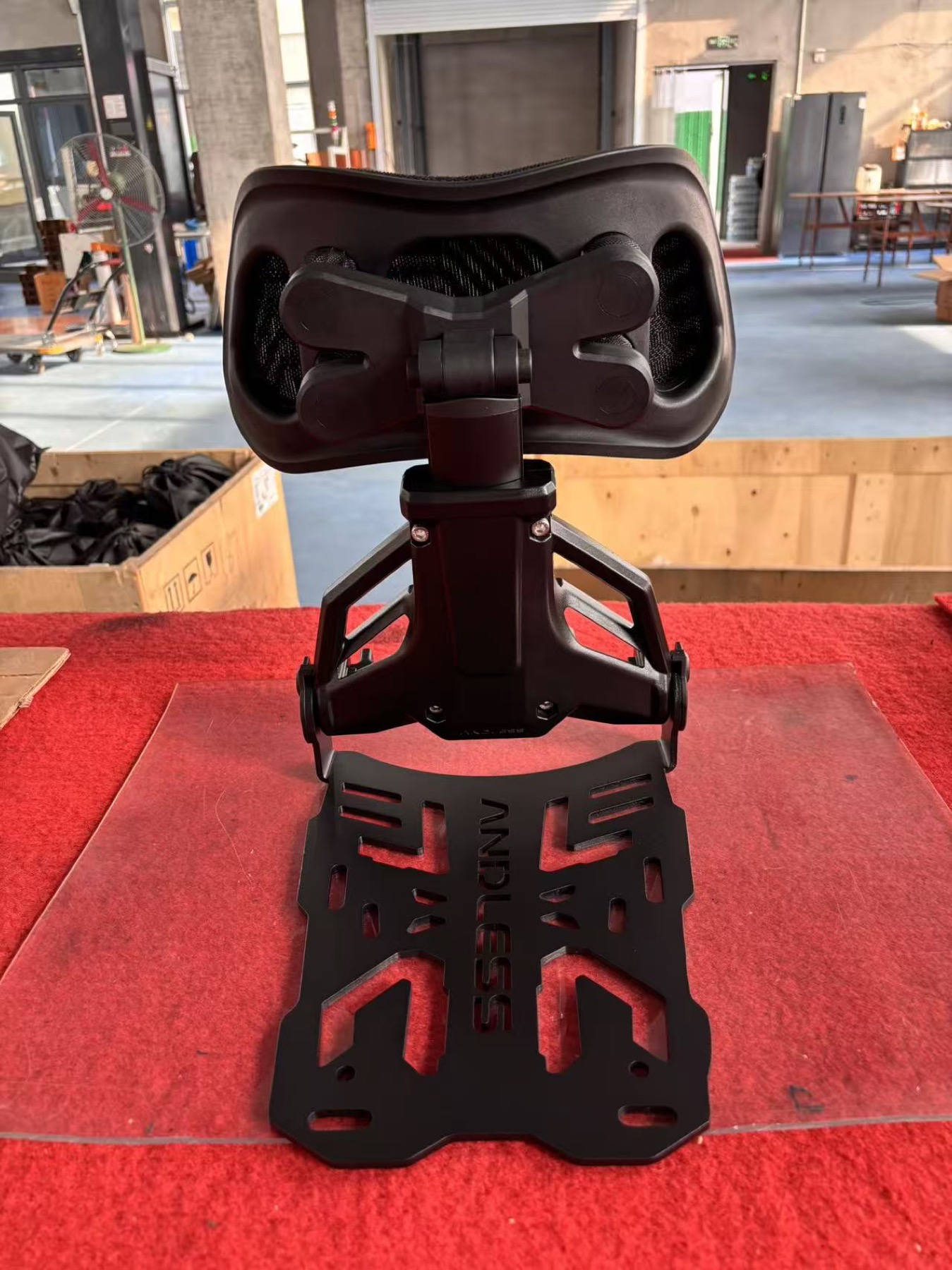 Front view of the TUBAN backrest and mounting plate