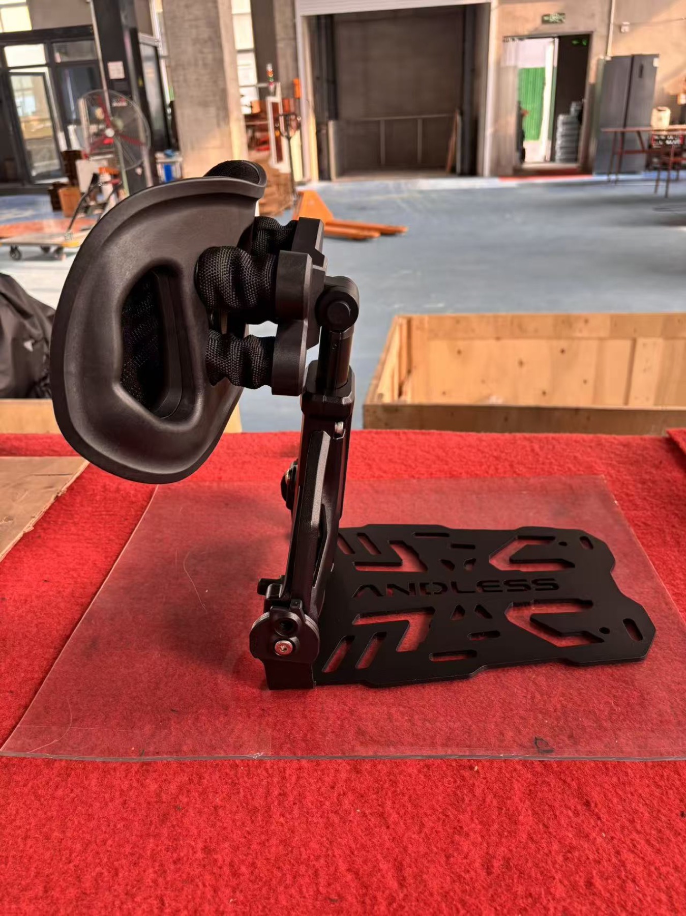 Side view of the TUBAN folding support and base plate